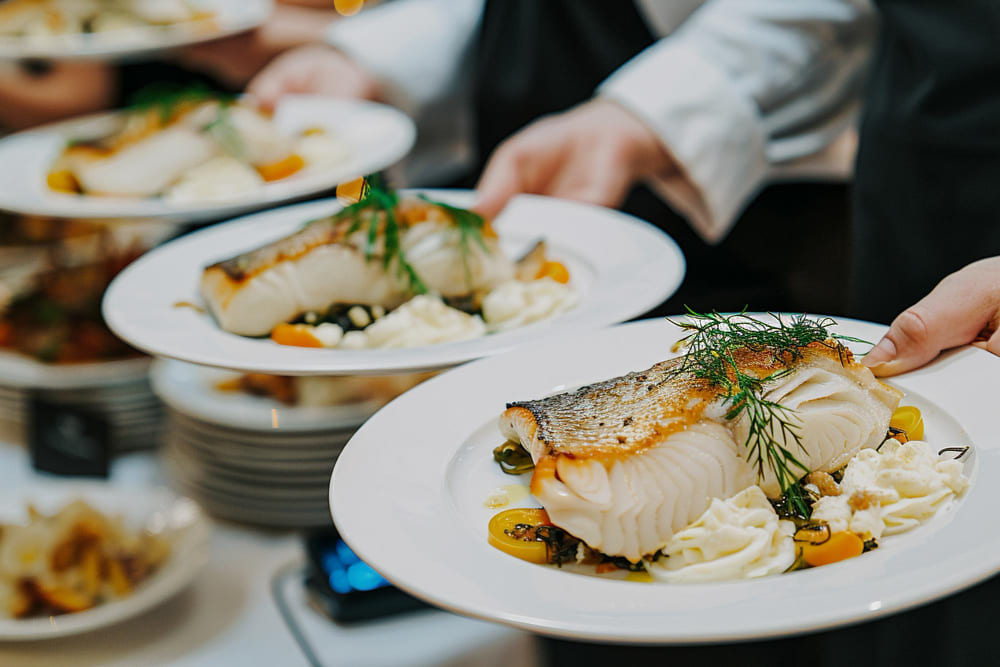 Сколько еды нужно на банкет: основные блюда