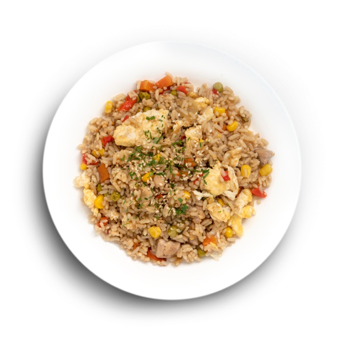 Жареный рис по-сингапурски с цыпленком