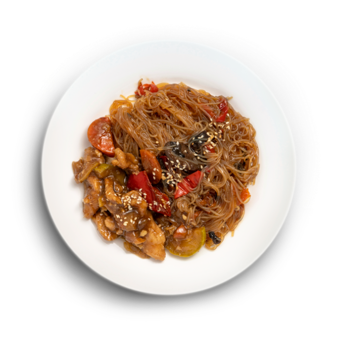 Цыпленок "Гунбао" с фунчозой и овощами